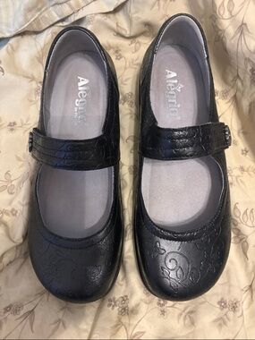 Alegria Kourtney Black Embossed Mary Jane Shoes